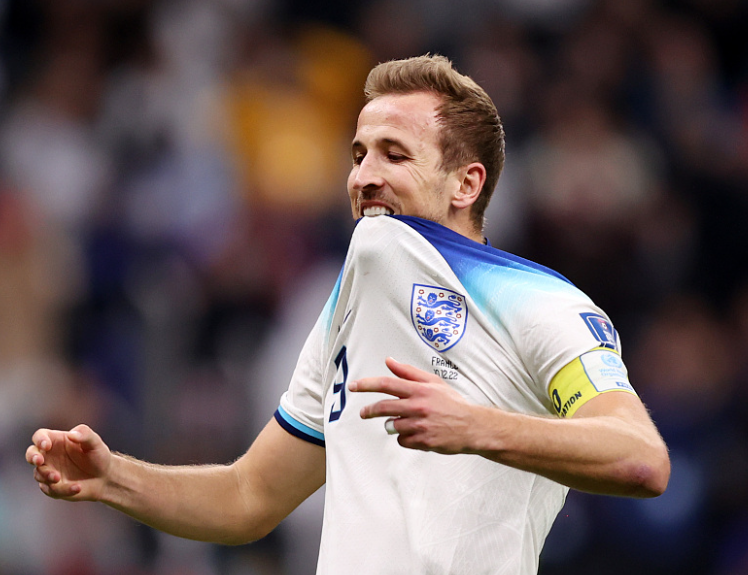 凯恩拜仁征程中的未来走向：解约金、纪录与转会传闻