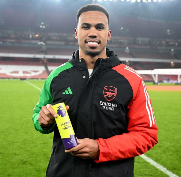 卡拉格盛赞加布里埃尔：<a href='https://www.www.niaodie.cn,www.www.niaodie.cn,www.www.niaodie.cn,/news/tag/267.html' style='color: blue;'>英超</a>现役最具影响力后卫