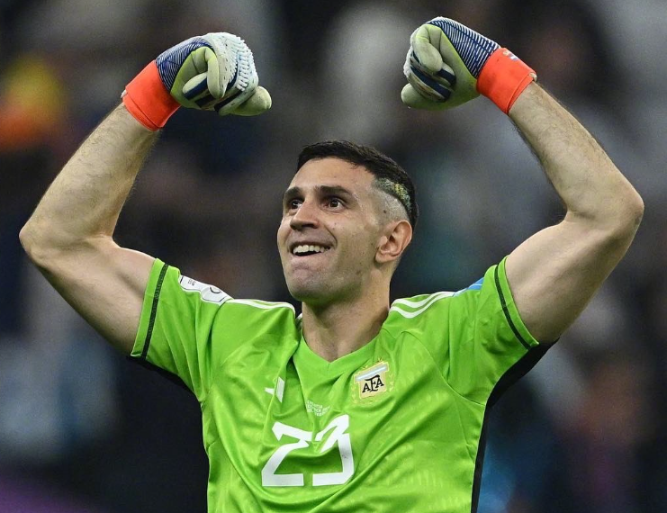 英超赛场:维拉力克曼城,马丁内斯豪情抒怀