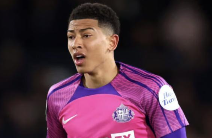 小贝林厄姆拒租曼联：多特困境与家庭矛盾下的抉择