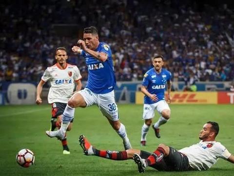 青春风暴对决铁血防线，阿贾克斯主场迎强敌