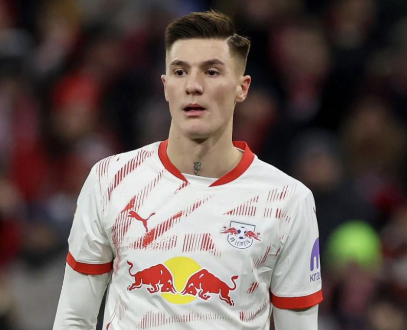 特洛伊&middot;迪尼炮轰曼联引援：舍什科表现引质疑，引援策略遭诟病