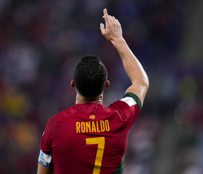 阿莫林回应C罗评价:聚焦当下,引领曼联未来变革