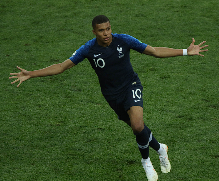 CBS欧冠节目聚焦:贝尔、亨利剖析利物浦1 - 0皇马赛事