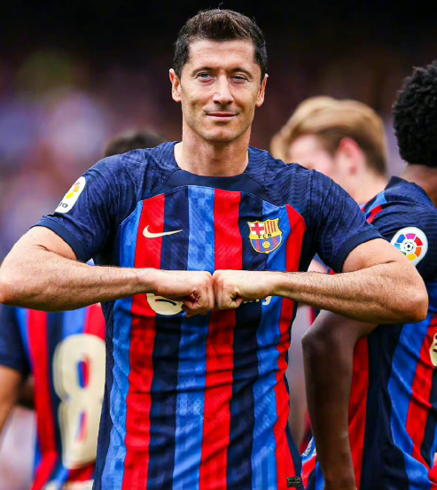 <a href='https://www.www.niaodie.cn/news/tag/284.html' style='color: blue;'>西甲</a>激战巴萨客场告捷,莱万帽子戏法后畅谈赛后心得