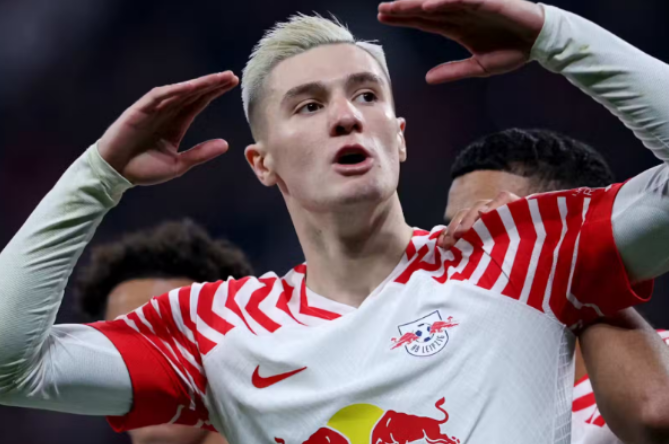 曼联新援舍什科:表现评估与未来展望