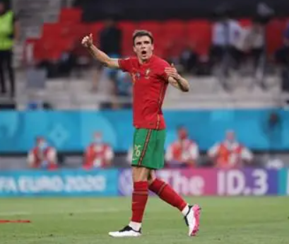 热刺有意永久签下外租中场帕利尼亚，与拜仁开启谈判