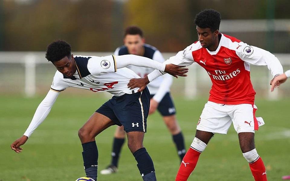 阿贾克斯欧冠悲歌:从巅峰到深渊的坠落