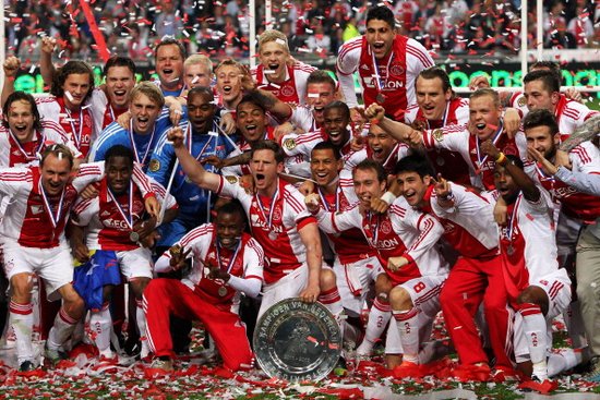 阿贾克斯欧冠悲歌:从辉煌到深渊的坠落