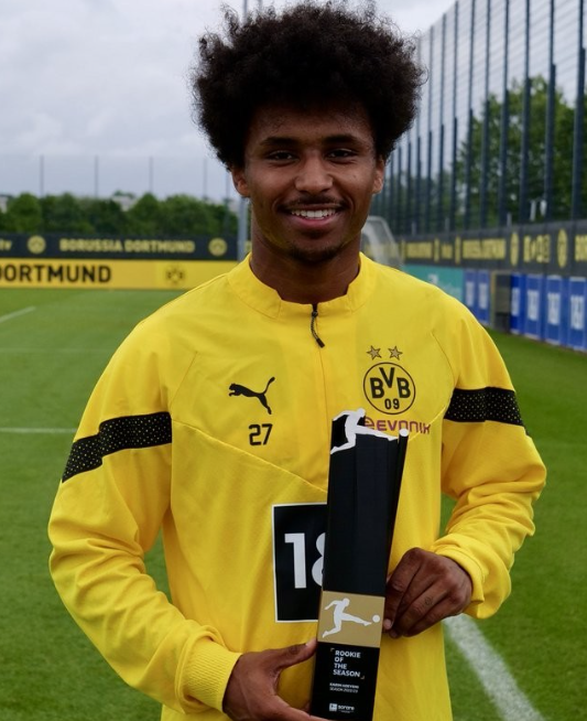 曼联接触阿德耶米经纪人，多特面临球员去留挑战