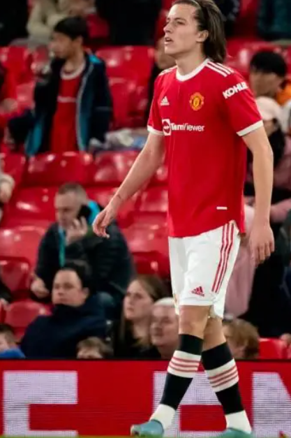 曼联青训困局:从卡雷拉斯放走事件看人才策略之失