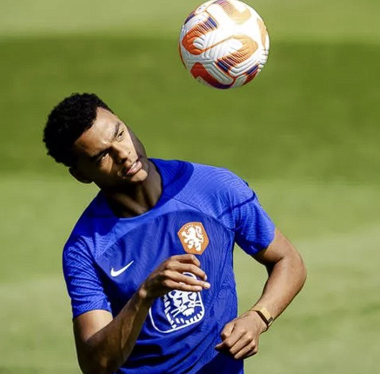 英超烽火再起，加克波表现引关注与审视