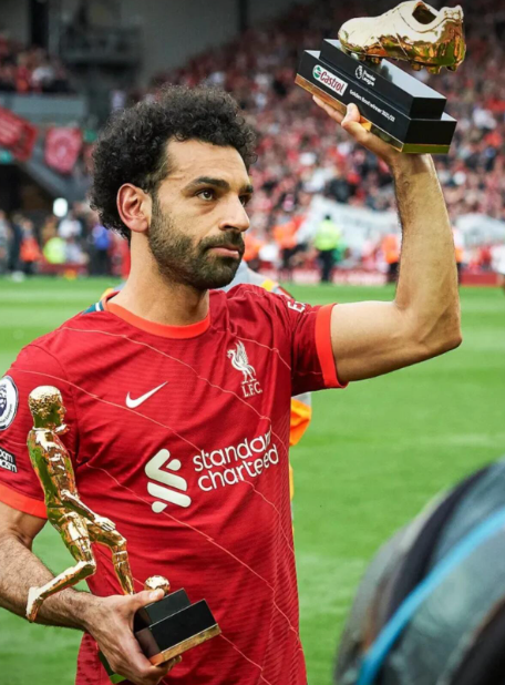 利物浦欧冠惨败背后:萨拉赫防守争议与球队困境剖析