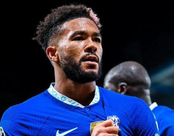 英超第13轮赛事聚焦:詹姆斯后腰位置闪耀,蓝军中场无忧