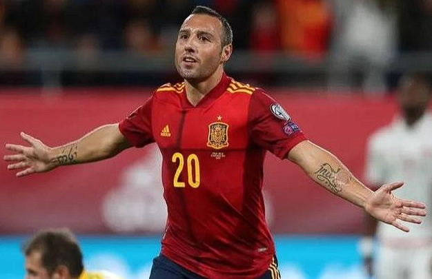 西甲赛场:卡索拉红牌风波与职业生涯轨迹