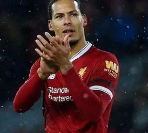 利物浦胜热刺，范戴克谈比赛与西蒙斯犯规事件